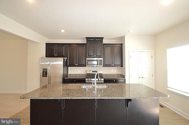 Building Photo - 11328 Willow Green Cir