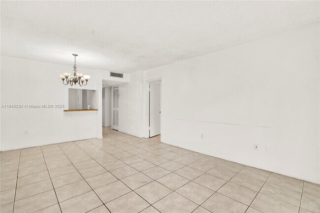 Building Photo - 16750 NE 10th Ave