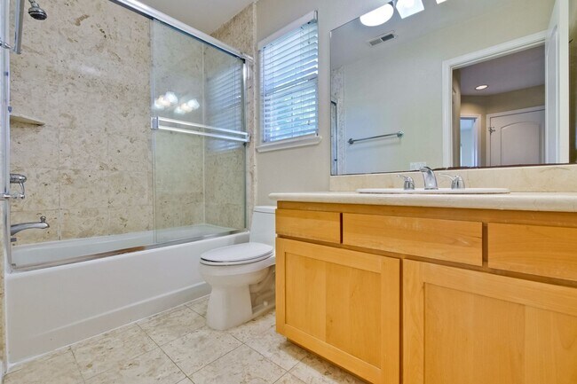 Building Photo - Awesome Home Located in a Quiet Tree Line Neighborhood
