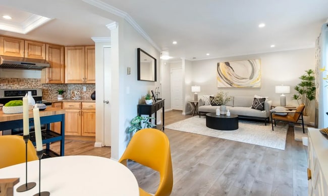 Building Photo - 1173 Capri Dr