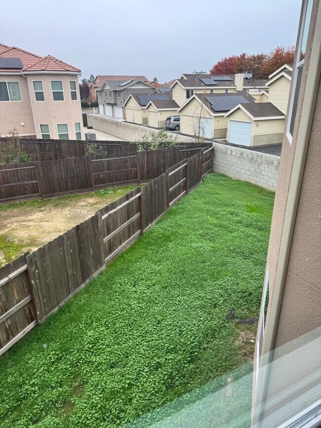 Building Photo - Single Family Home