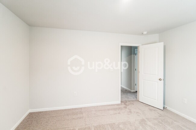 Building Photo - Fantastic 4bd/2.5ba home! Coming soon!