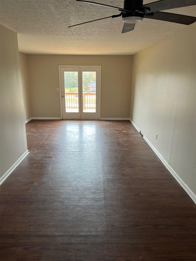 Building Photo - 1705 Cliff Ridge Ct