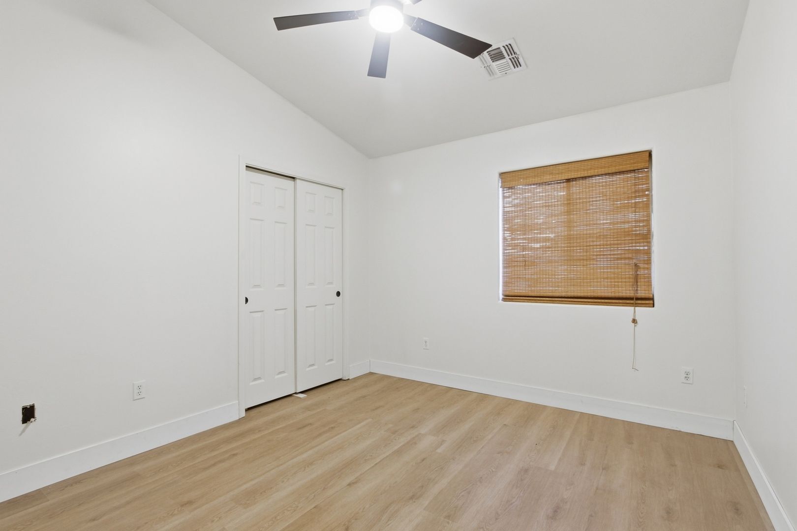 Building Photo - 114 S Beyerville Pl