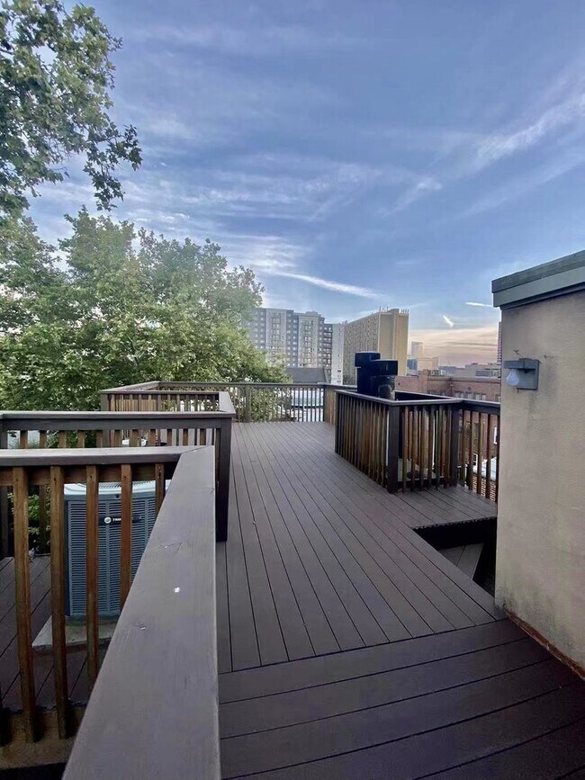 Building Photo - Beautiful 1-Bedroom Apartment in Fairmount...