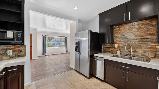 Building Photo - 3 Bedroom Home for Rent – Prime Norwalk Location