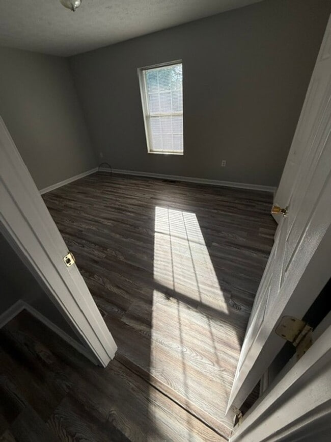 Building Photo - 1721 Sparrow Ln