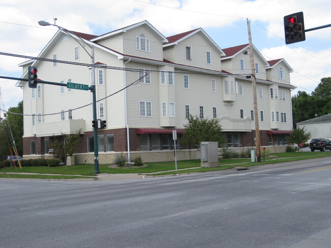 Building Photo - 943 S Gilbert St