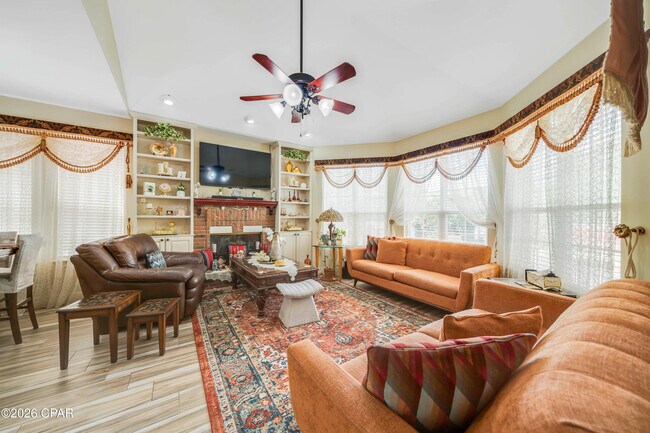 Building Photo - 303 Wood Trail