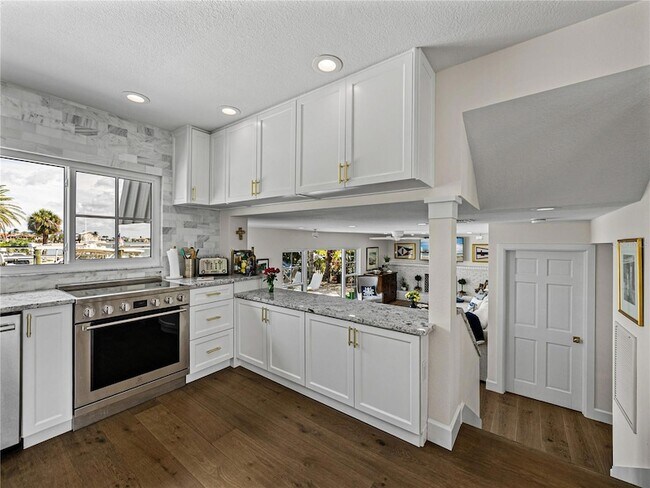 Building Photo - 829 59th Ave