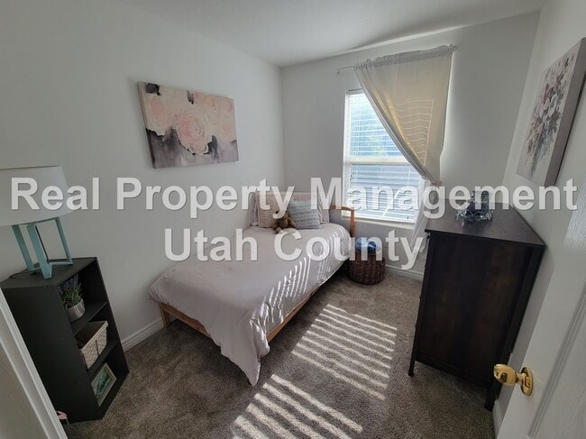 Building Photo - Eagle Mountain Townhouse