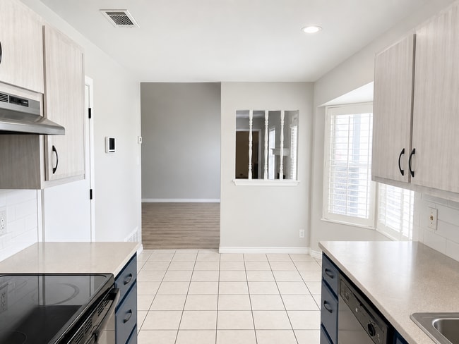 Building Photo - AVAILABLE MAY 18; APPLY ON OUR WEBSITE TODAY!!