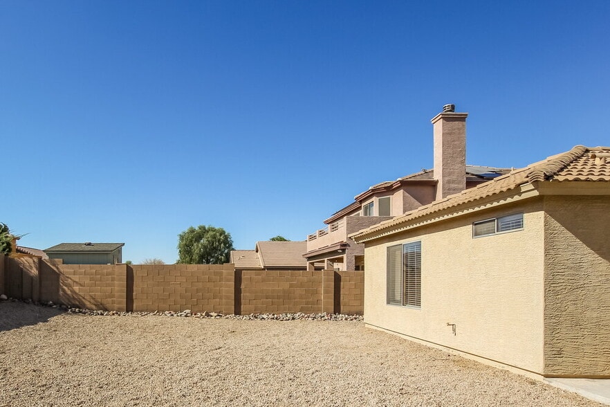 Building Photo - 2415 W Maldonado Rd