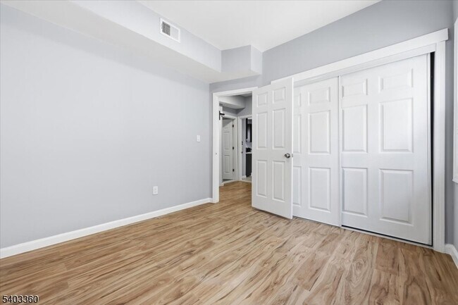 Building Photo - 76 Riggs Pl