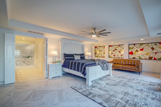 Building Photo - 8402 Columbia Dr