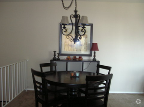 Building Photo - 2680 Roundtree Dr