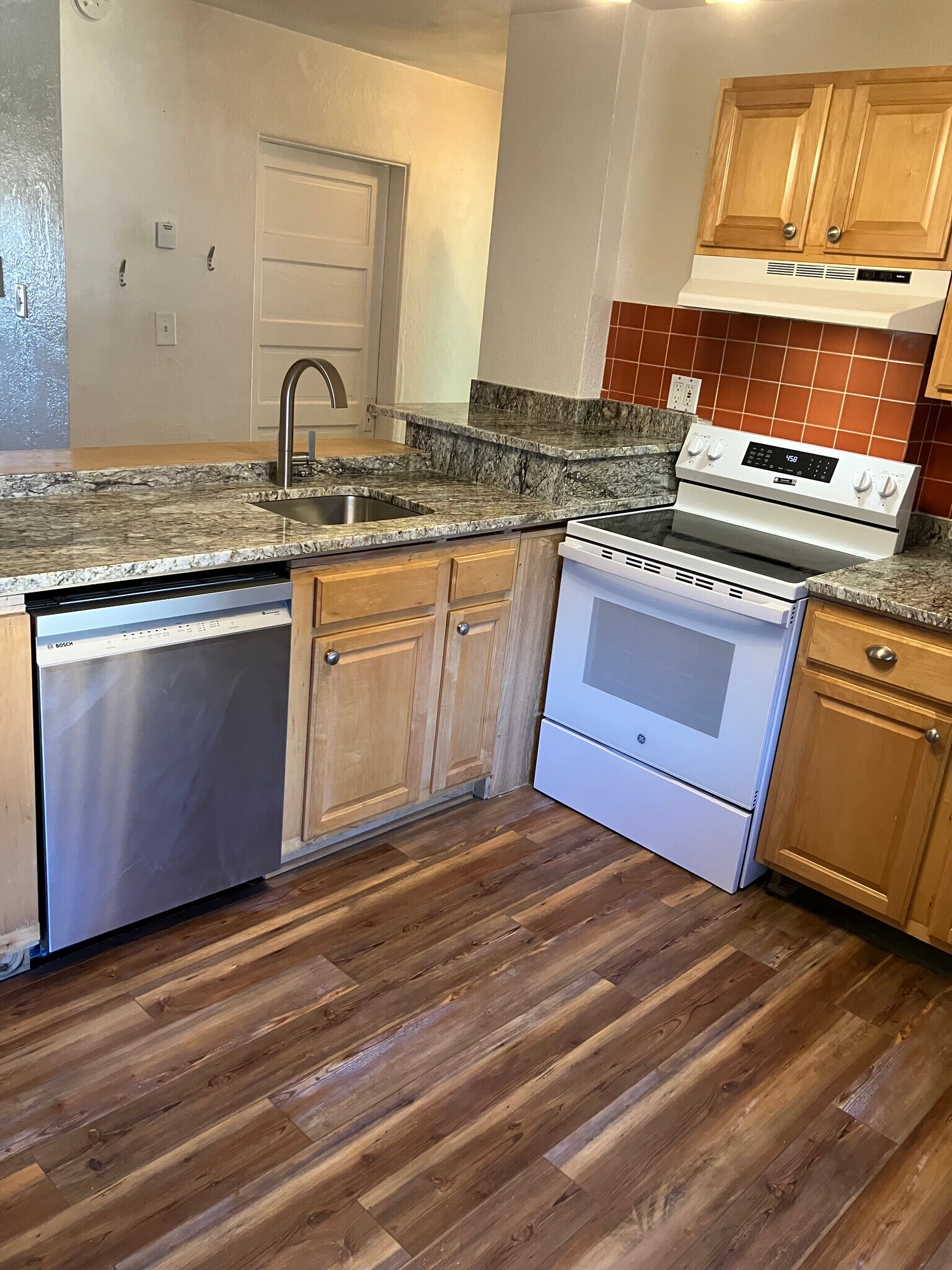Kitchen - 1409 N Fife St