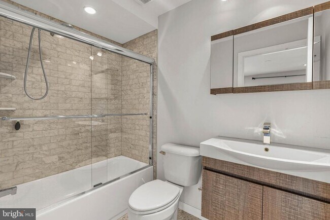 Building Photo - 1341 S 20th St