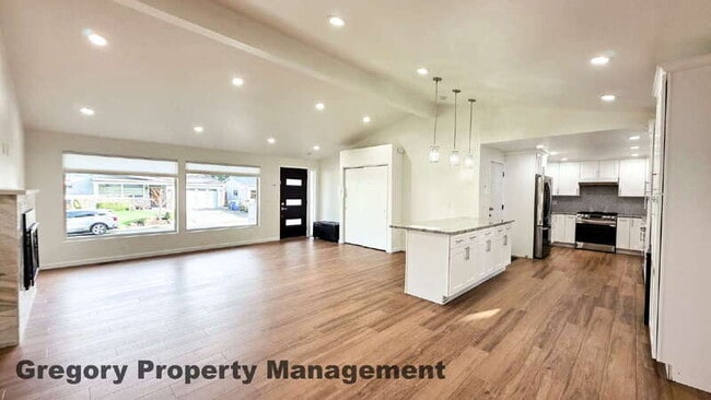 Building Photo - 117 154th Pl NE