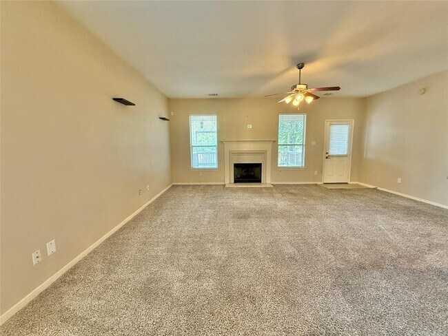 Building Photo - 25314 Oak Knot Dr