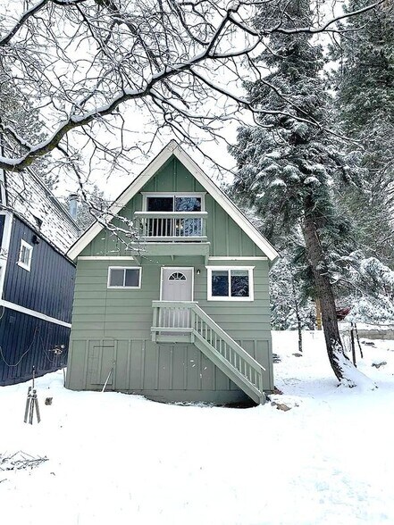 Building Photo - 2418 Fir Dr