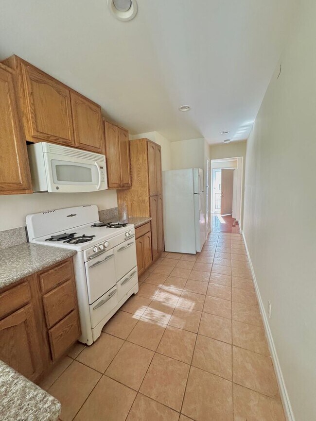 Building Photo - Must see!!