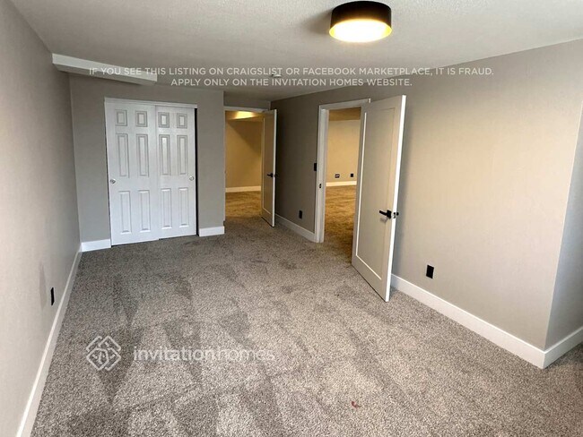 Building Photo - 5550 E 130th Dr