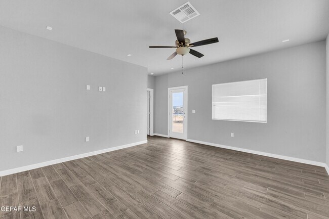 Building Photo - 11364 Santa Barbara