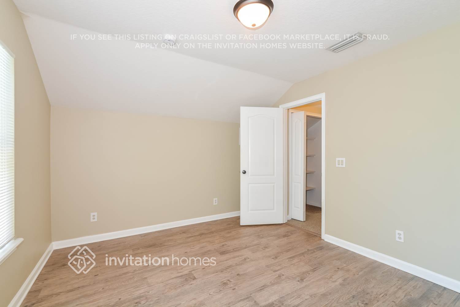 Building Photo - 1476 East Ave