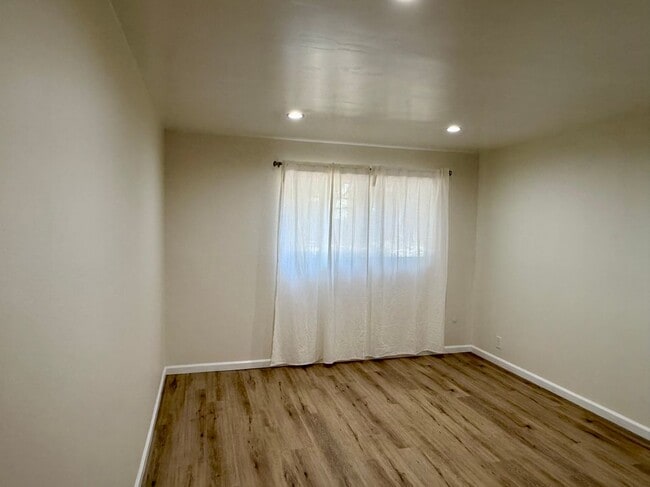 Building Photo - 5850 Benner St