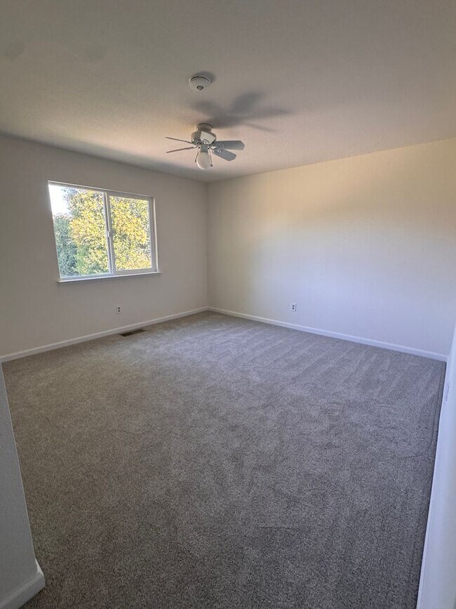 Building Photo - 11318 Torrey Pines Dr