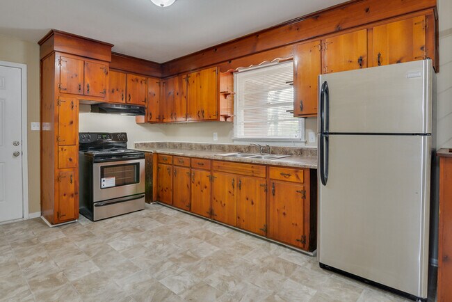 Building Photo - Cute 3 Bedroom Augusta Home