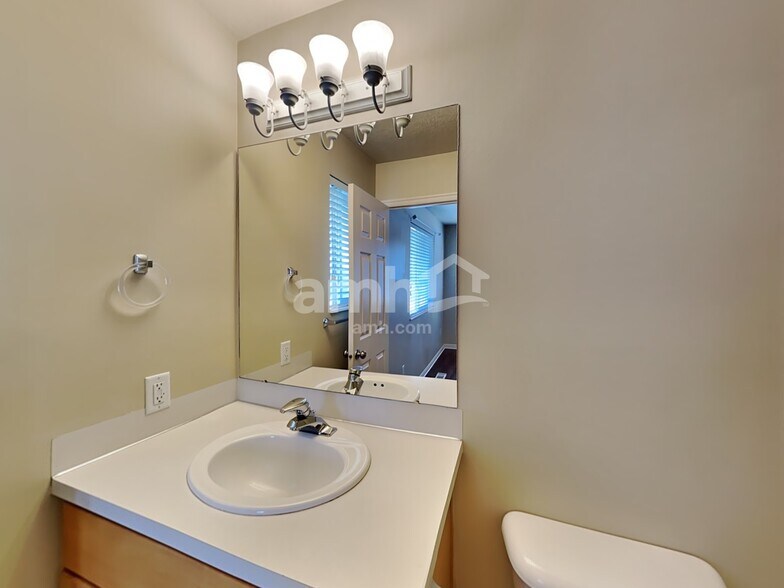 Building Photo - 182 S 1125 W