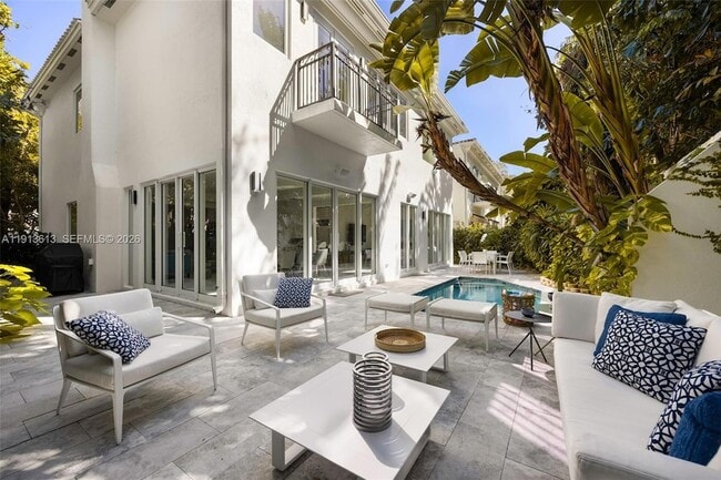 Building Photo - 2760 Brickell Ct