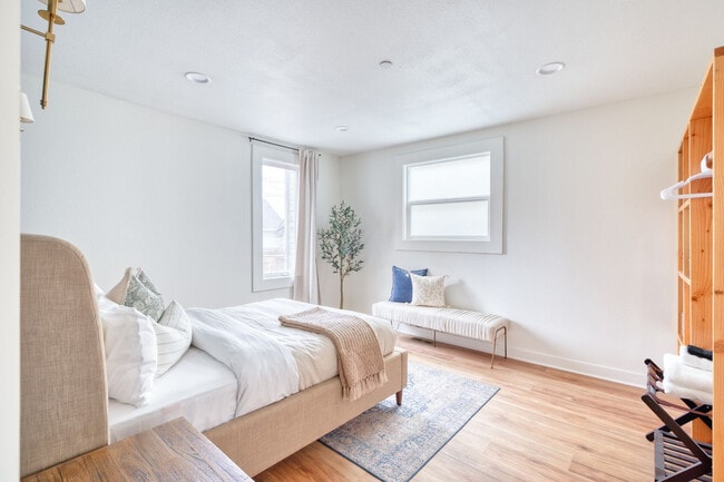 Building Photo - 2515 NW Upshur St