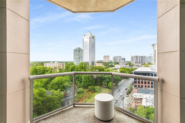Building Photo - 2795 Peachtree Rd NE