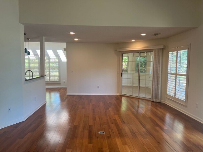 Building Photo - 20 Purple Martin Ln