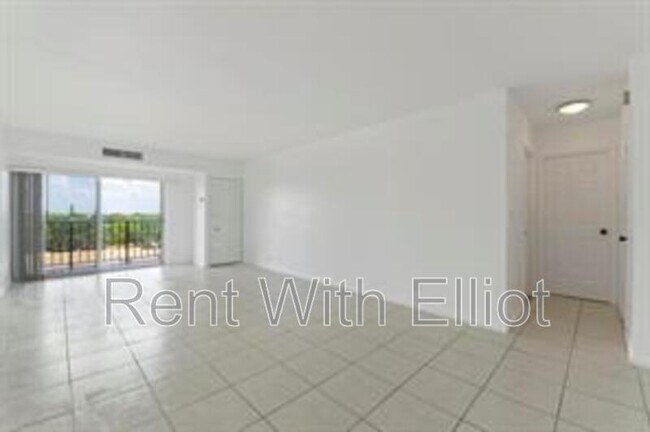 Building Photo - 1625 SE 10th Ave