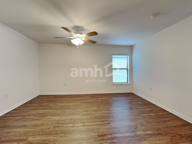 Building Photo - 733 Chatham Walk