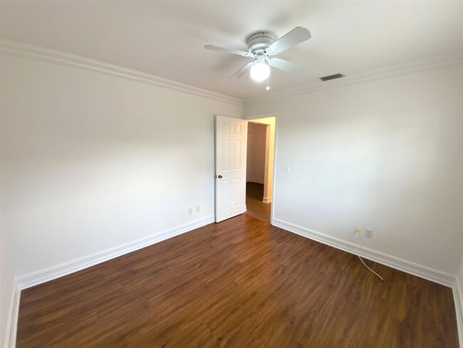 Building Photo - ** REGENCY WOODS ** 3 BED / 2 BATH - CONDO - CARPORT - SOUTH NAPLES - ANNUAL RENTAL