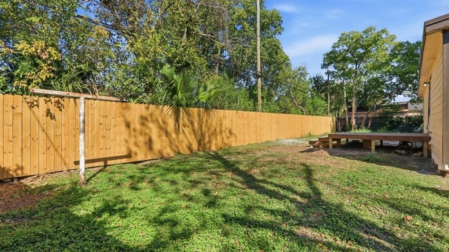 Building Photo - 2614 28th Ave N