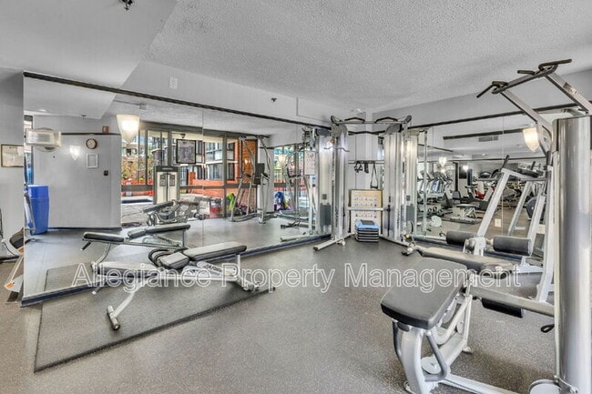 Building Photo - 1001 N Randolph St