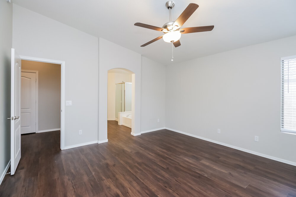 Building Photo - 11142 E Catalina Ave