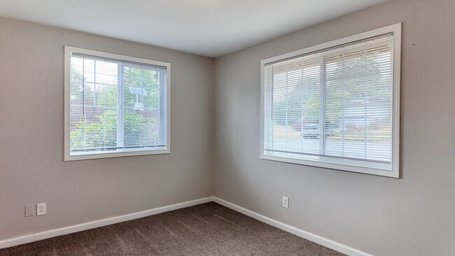 Building Photo - Charming 3BR Home with Massive Fenced in Yard