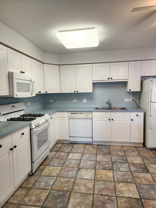 Kitchen2 - 675 Pearson St