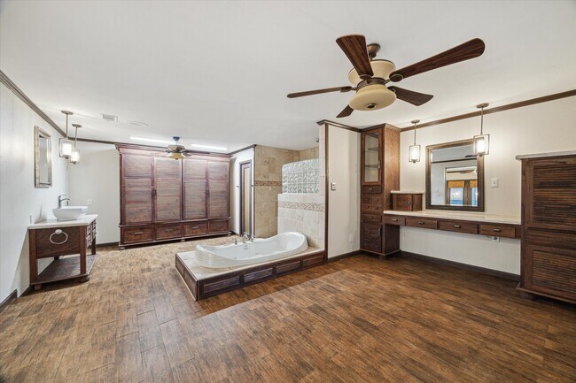 Building Photo - 18618 Point Lookout Dr