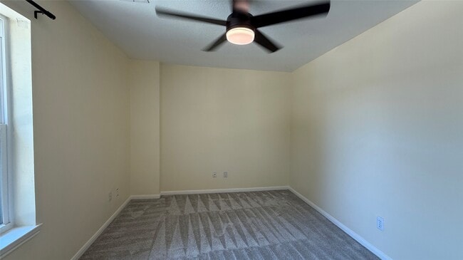 Building Photo - 7206 Bethany Bay Dr