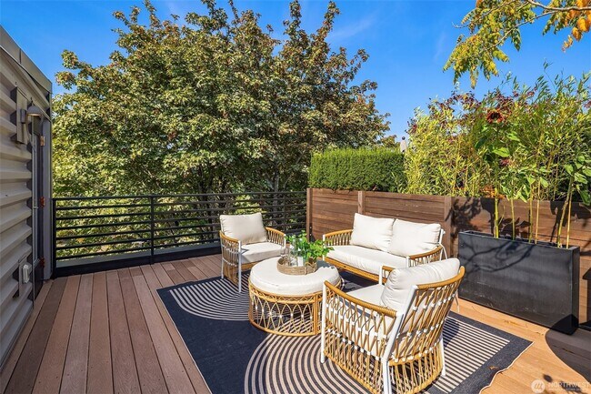 Building Photo - 1Bd/1.5Ba Seattle Condo