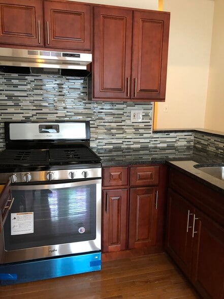 Building Photo - 404 South St