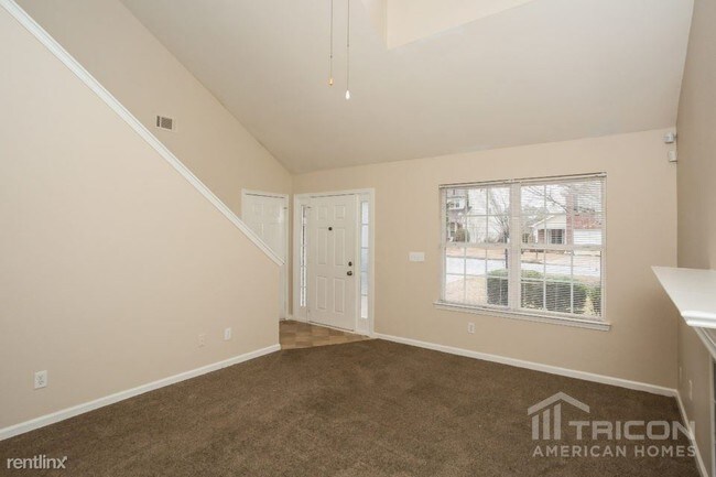 Building Photo - 235 Lakeview Trail